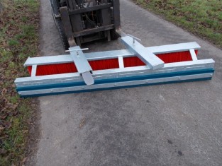 KehrbesenStapler02 KehrbesenStapler02
